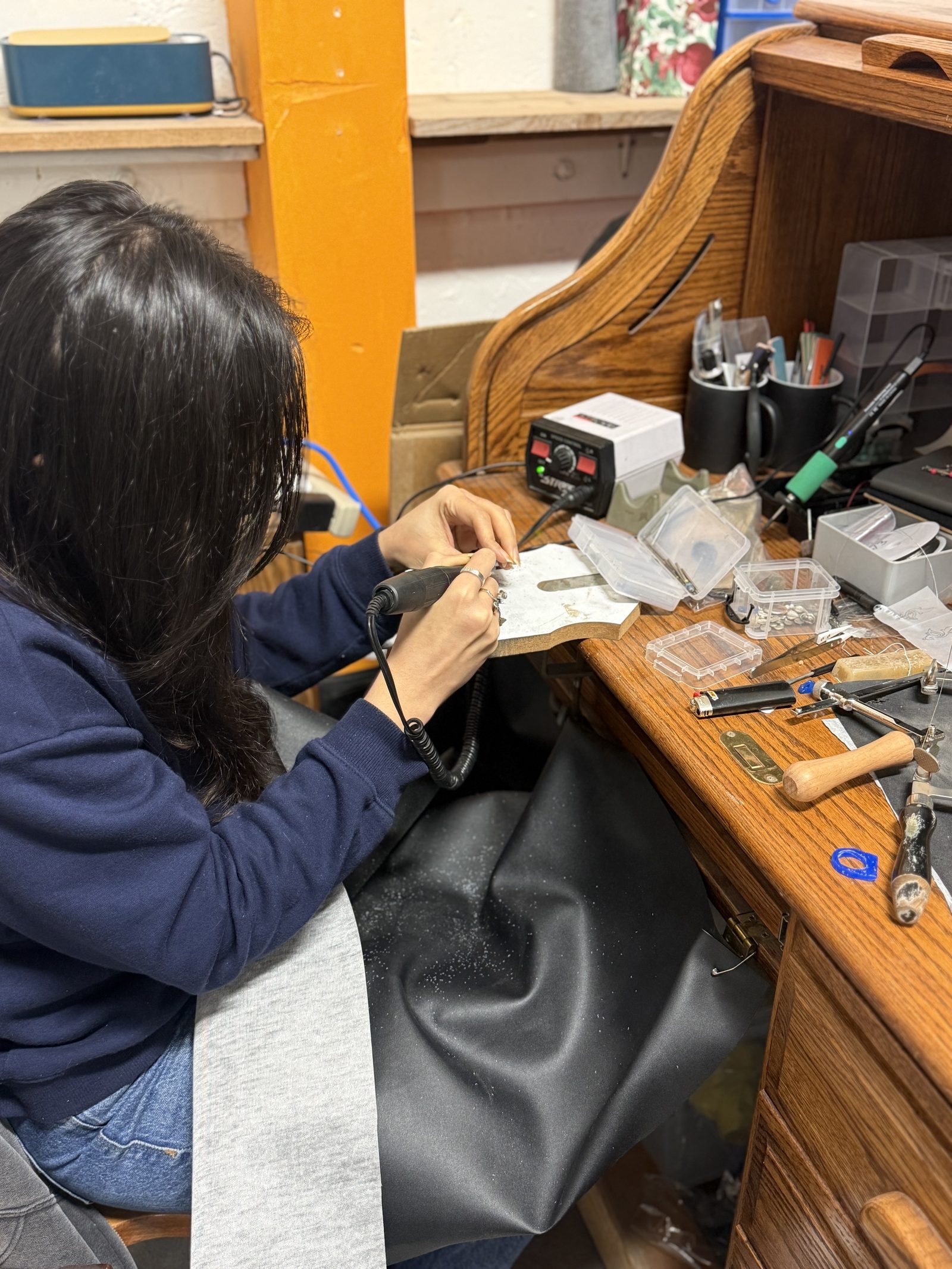 A student at work in Khorshid Joulaee's private jewellery class.