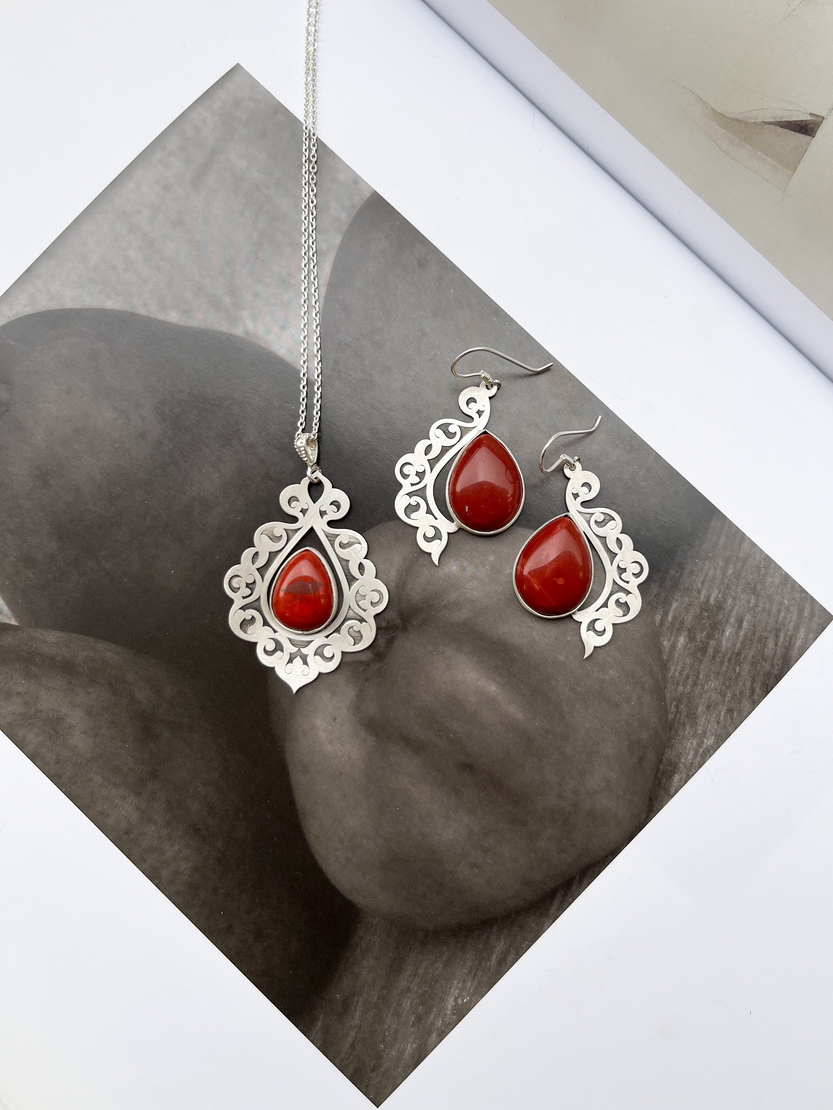 Oxidized silver and jasper jewelry from Persian Carpet collection